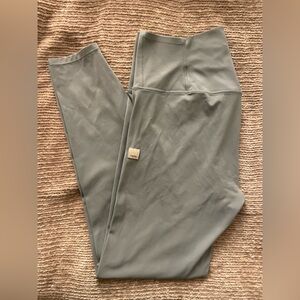 Vuori AllTheFeels Leggings-Regular length Vintage Pistachio